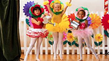Файл:Child-theater-350.jpg